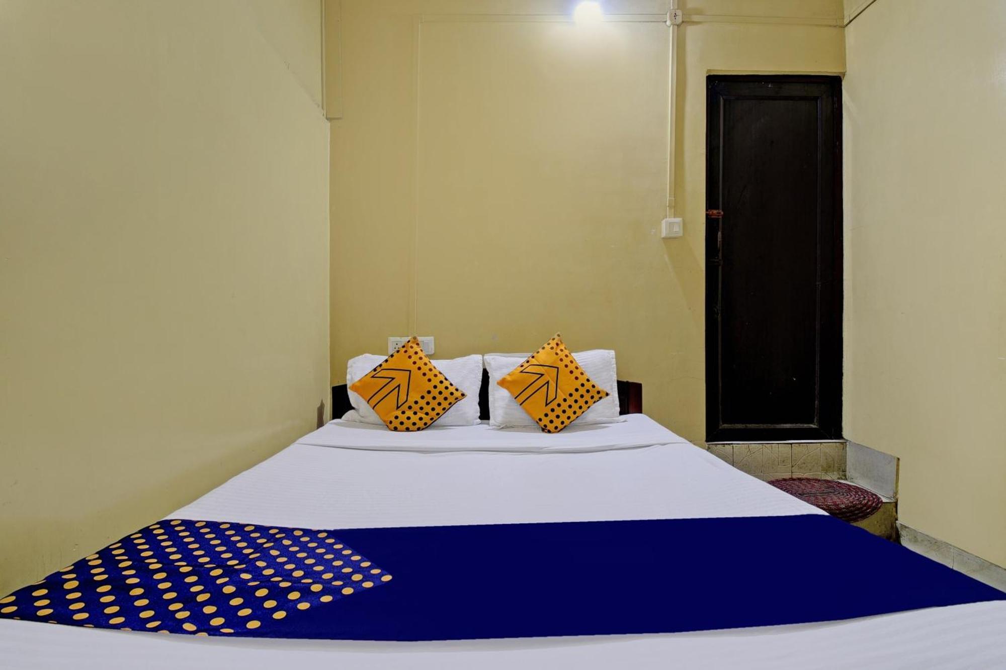 Oyo Flagship Thank You Lodge Nac Dispur Exterior foto