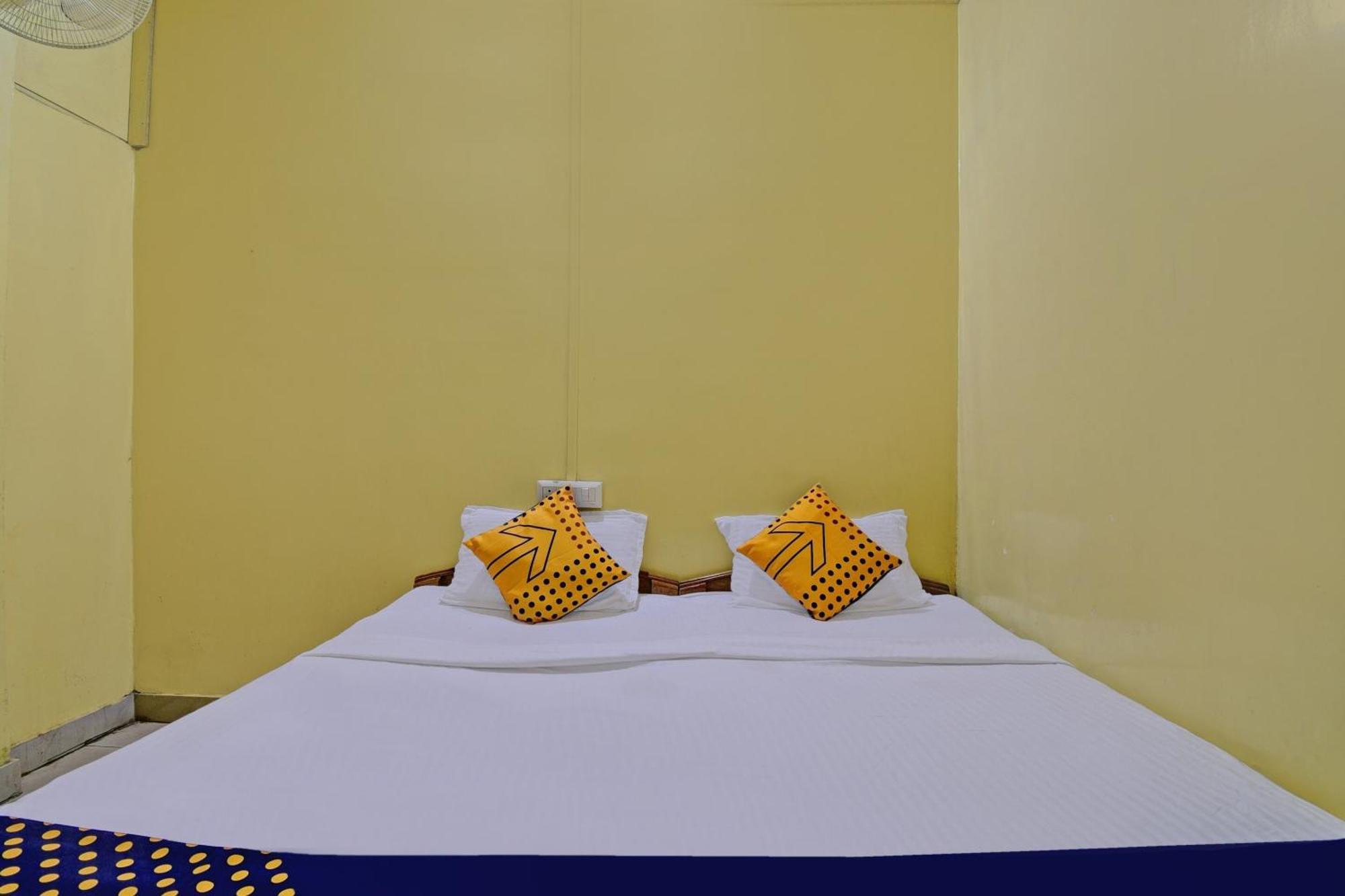 Oyo Flagship Thank You Lodge Nac Dispur Exterior foto