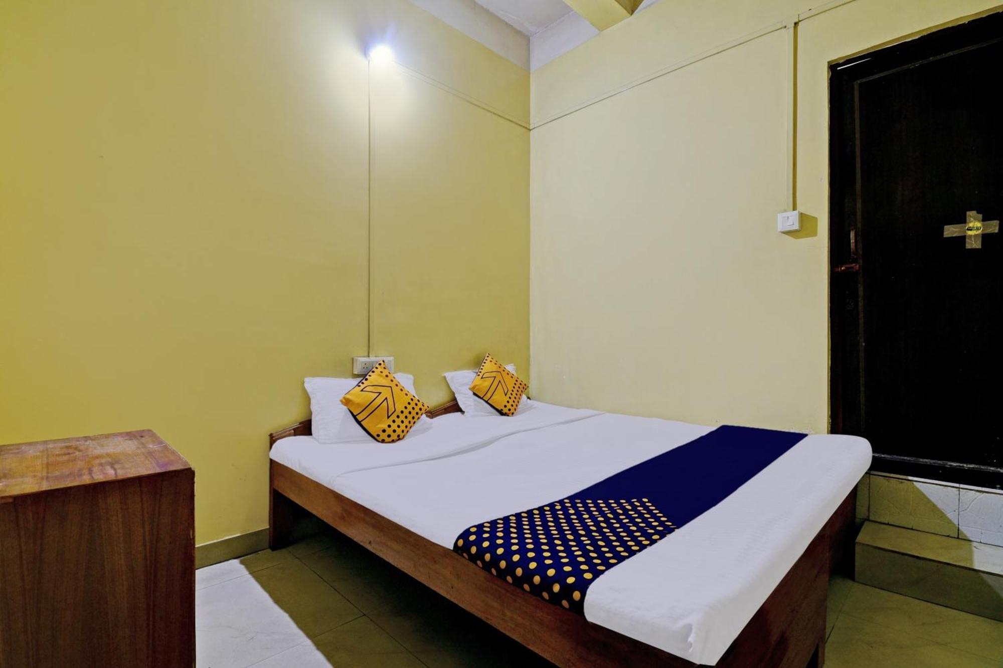 Oyo Flagship Thank You Lodge Nac Dispur Exterior foto